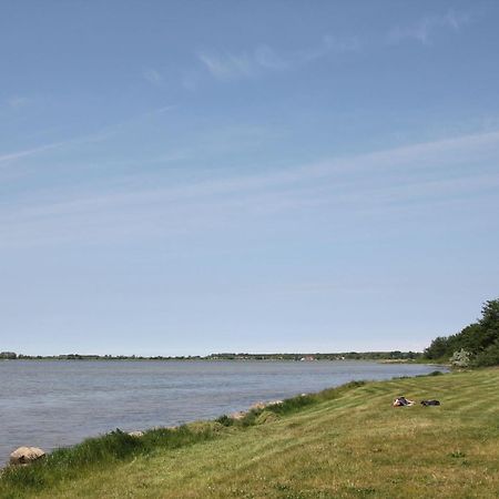 Hafennahe Ferienwohnung Mit Balkon Und Meerblick - Hafenhaeuser Wiek Wohnung 14 Wiek auf Rügen Extérieur photo