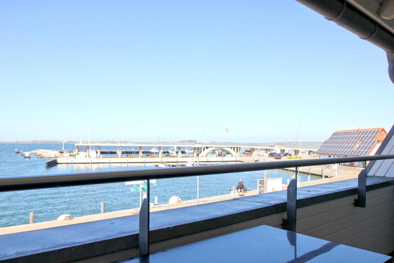 Hafennahe Ferienwohnung Mit Balkon Und Meerblick - Hafenhaeuser Wiek Wohnung 14 Wiek auf Rügen Extérieur photo