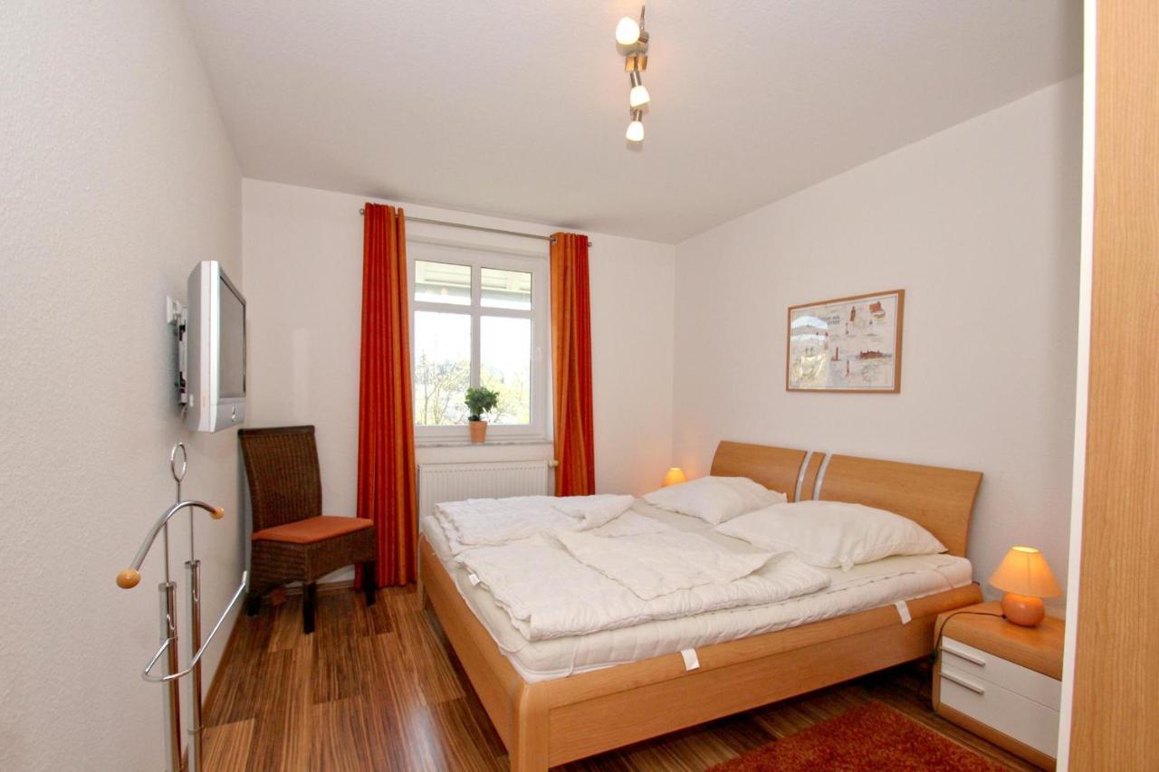 Hafennahe Ferienwohnung Mit Balkon Und Meerblick - Hafenhaeuser Wiek Wohnung 14 Wiek auf Rügen Extérieur photo