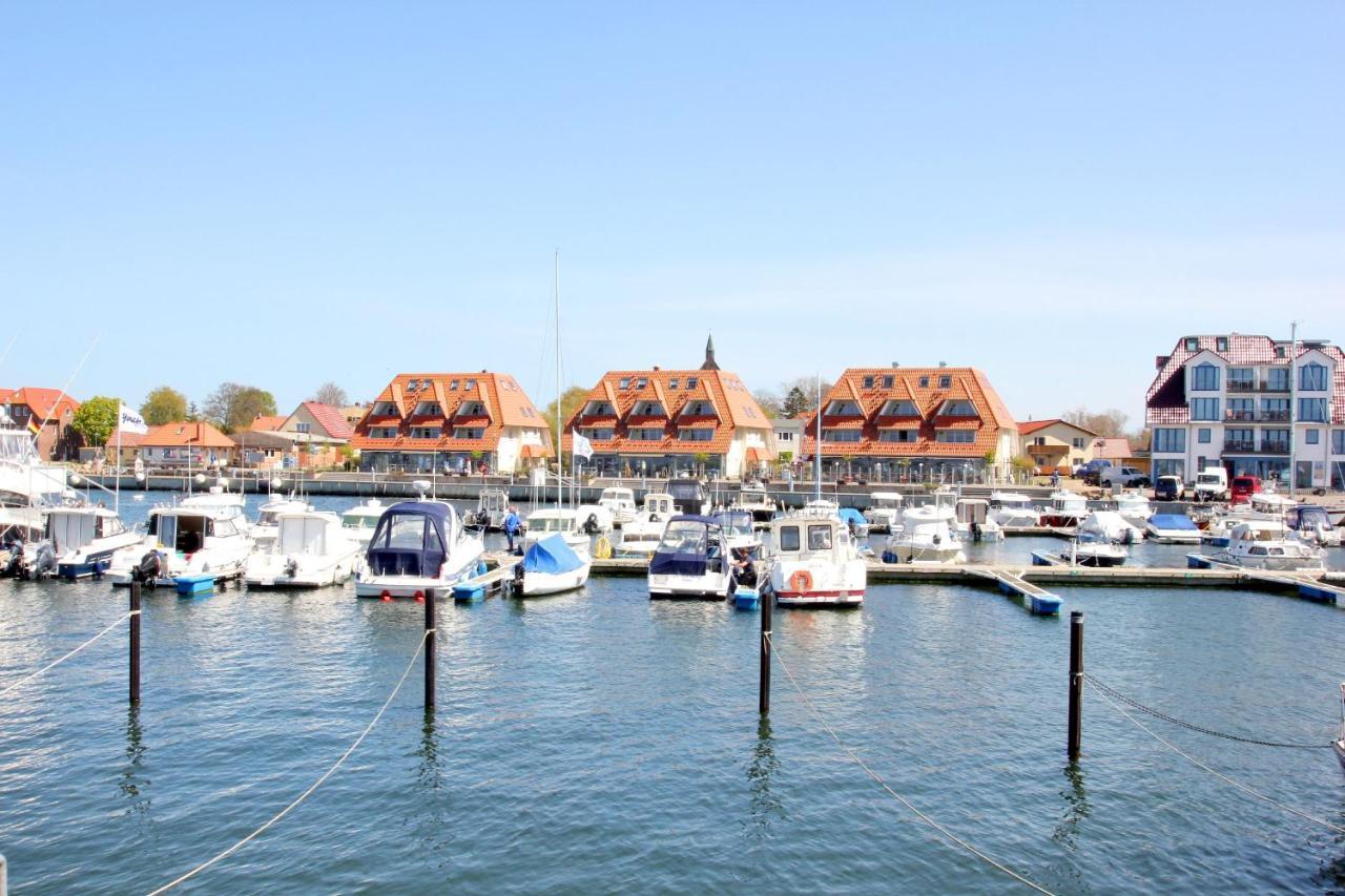 Hafennahe Ferienwohnung Mit Balkon Und Meerblick - Hafenhaeuser Wiek Wohnung 14 Wiek auf Rügen Extérieur photo