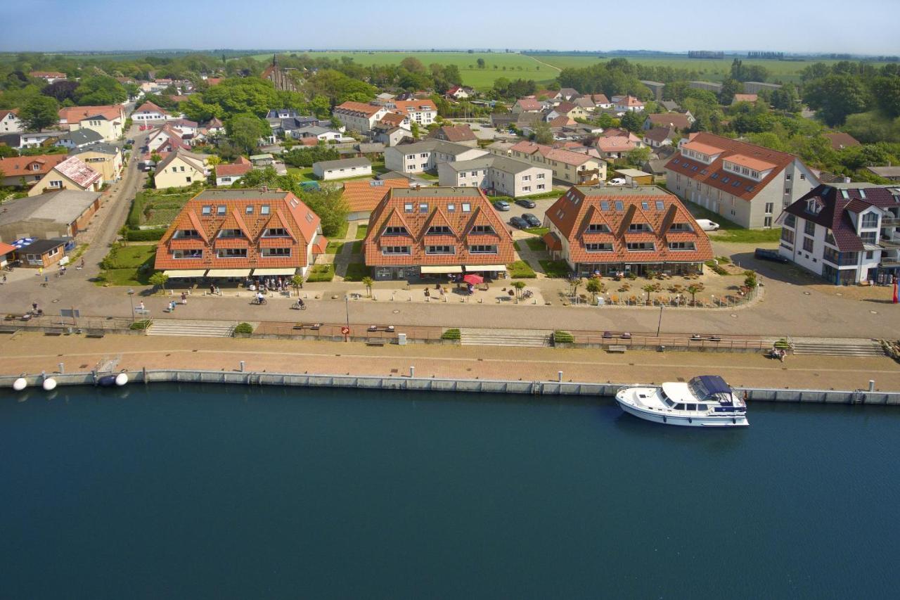 Hafennahe Ferienwohnung Mit Balkon Und Meerblick - Hafenhaeuser Wiek Wohnung 14 Wiek auf Rügen Extérieur photo